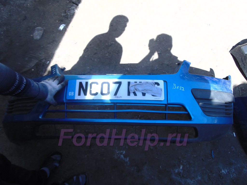 Бампер передний Форд Фокус 2 б/у голубой металлик 