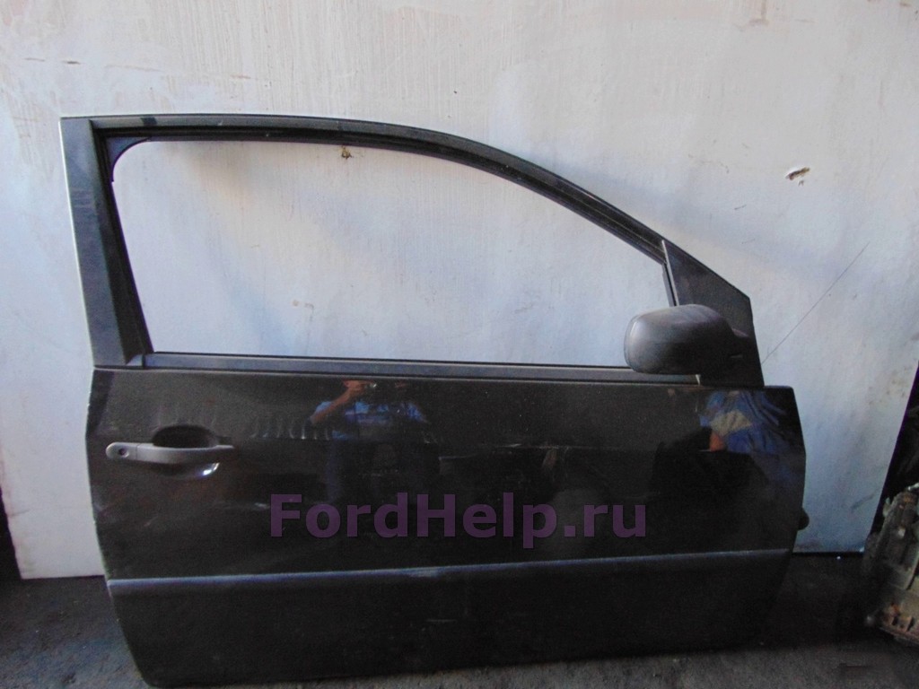 Дверь передняя правая черная купе Форд Фиеста