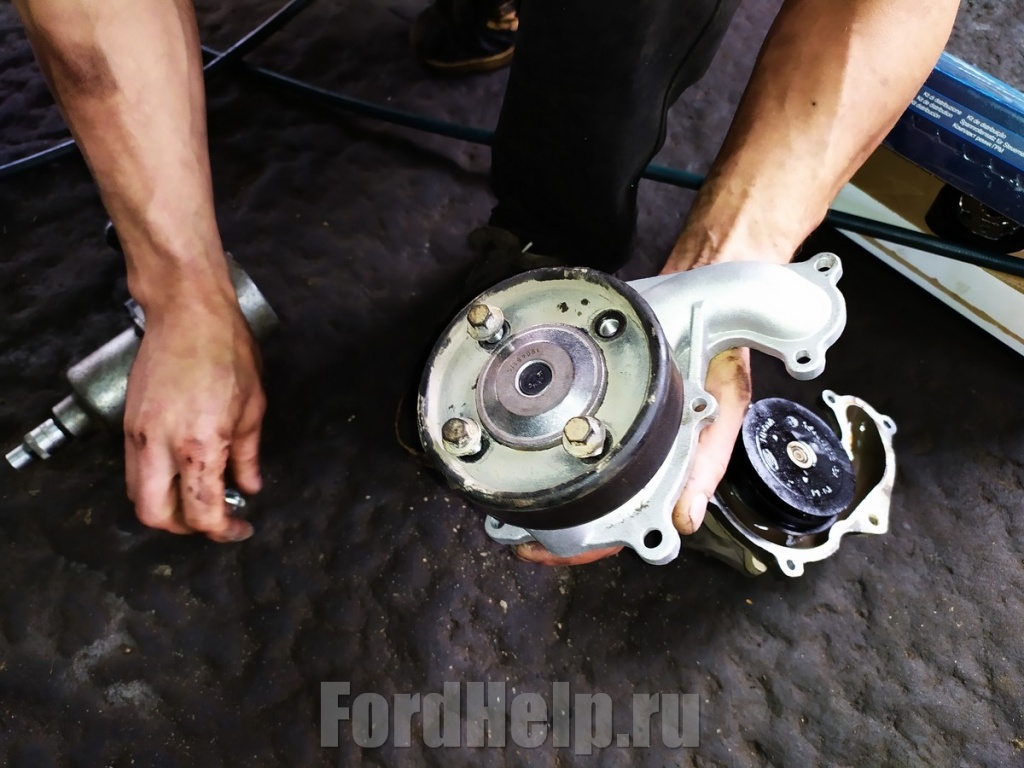 Замена ремня ГРМ Форд Фокус 2 18 дизель (39).jpg